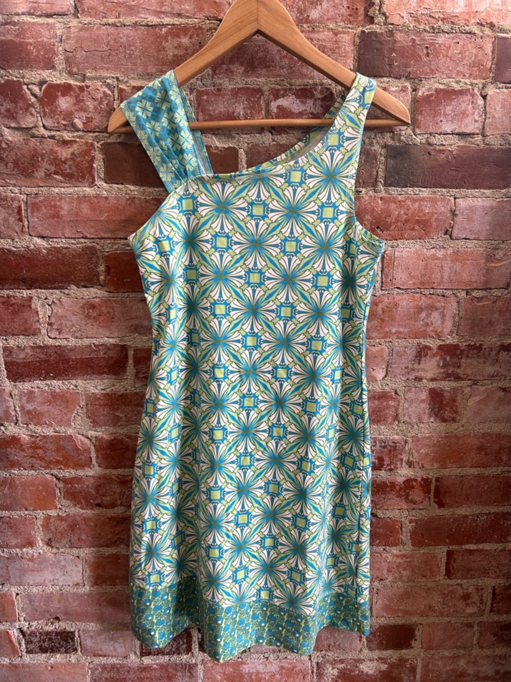 Title Nine Dress Asymmetrical Top With Zip Pocket At Hem Patterned Dress